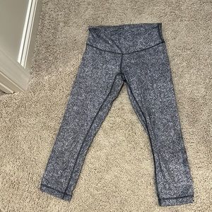 Size 6 lulu crop leggings